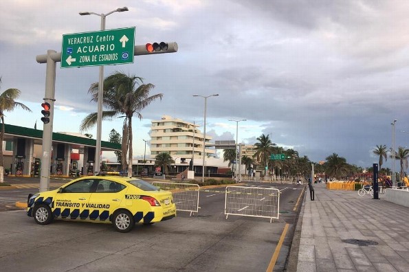 Cierran bulevar Ávila Camacho para evitar ingreso a las playas en Veracruz