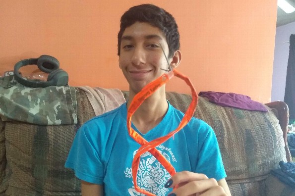 Alumno entrega maqueta hecha con Photoshop, era una tarea escolar