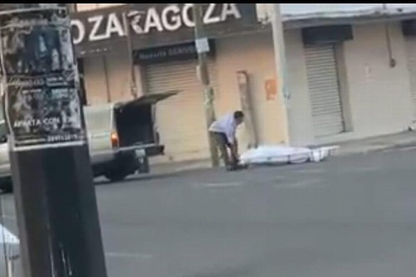 Cadáver cae de carroza fúnebre cuando era trasladado en Veracruz (+video)