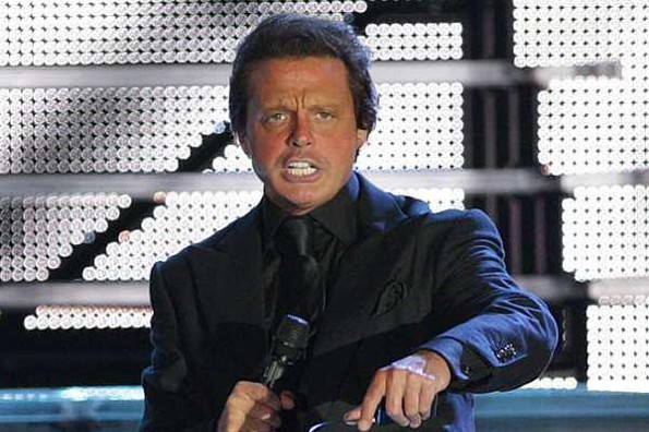 Se viraliza video de Luis Miguel cantando en TikTok con amigos (+video)