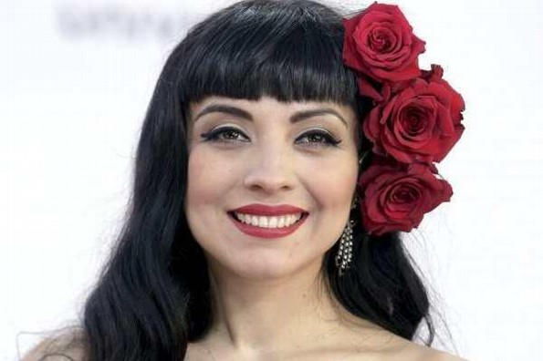 Mon Laferte graba con la Sonora Dinamita 