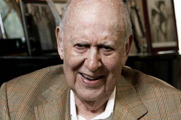 Muere el legendario comediante Carl Reiner 