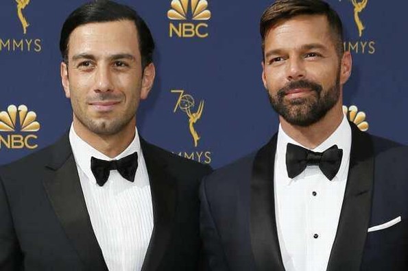 Ricky Martin publica tierna imagen con su esposo y sus cuatro hijos (+foto)