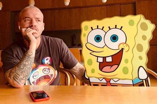 J Balvin canta la canción de la película de Bob Esponja (+video)