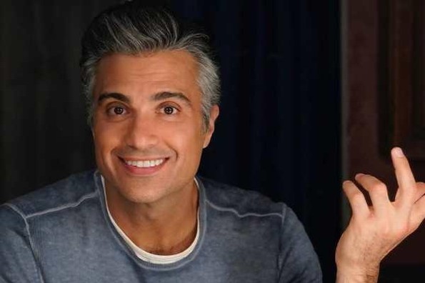 Jaime Camil desata furor al repetir desnudo de hace 16 años (+fotos)