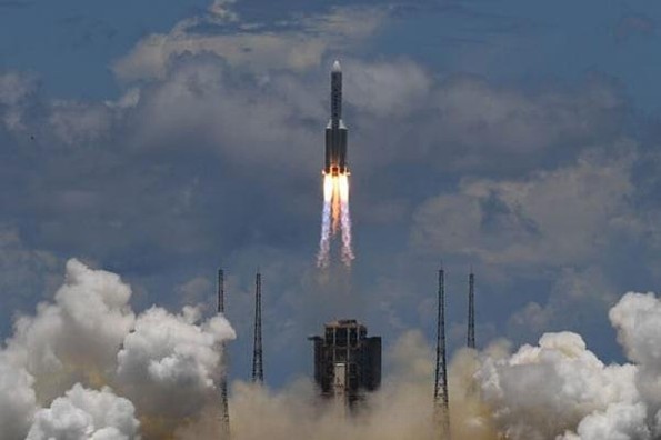 China lanza misión espacial a Marte que llegará hasta el 2021 (+video)