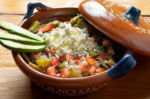 Receta de hoy: Ensalada de nopales con pimientos Receta de hoy: Ensalada de nopales con pimientos