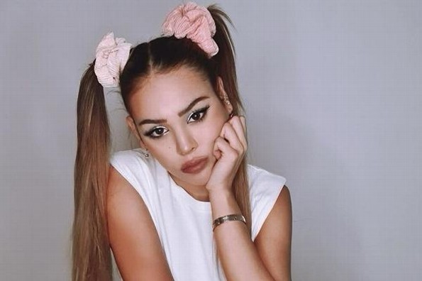 Danna Paola anuncia que quiere vivir en la playa y posa en bikini (+fotos)