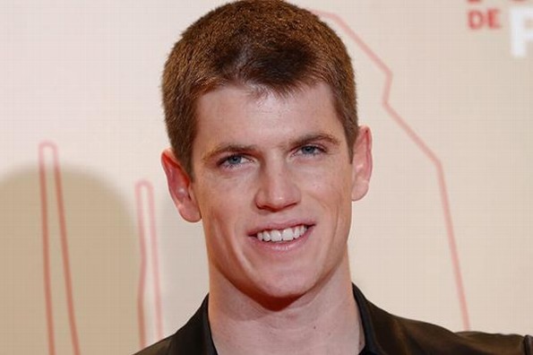 Acusan de maltrato animal a actor de la serie 