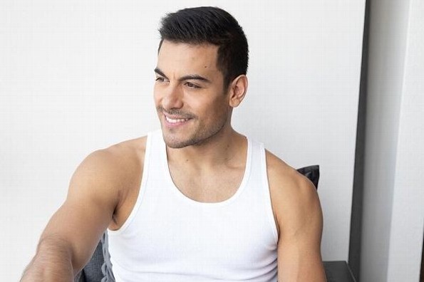 Carlos Rivera presenta 