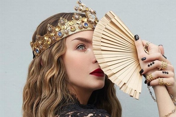 Es cumpleaños de Belinda, son 31 así lo confirma su CURP (+fotos)