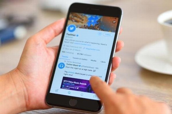 Twitter ocultará tweets copiados y pegados para evitar spam