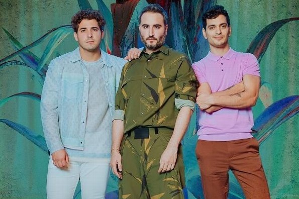 Reik rinde homenaje a los grandes del regional mexicano