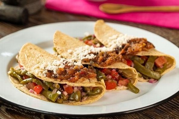 Receta de hoy: Tacos de nopales con salsa martajada