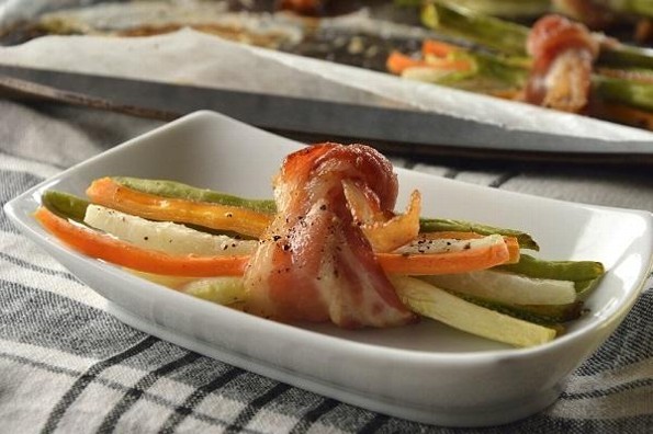 Receta de hoy: Atados de vegetales con tocino