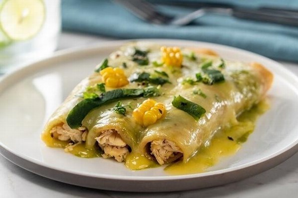 Receta de hoy: Enchiladas suizas en salsa de chile poblano