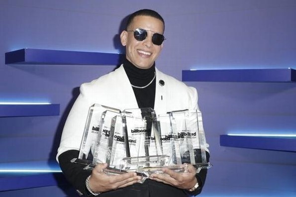 Daddy Yankee y Bad Bunny los más premiados en los Latin Billboard 2020