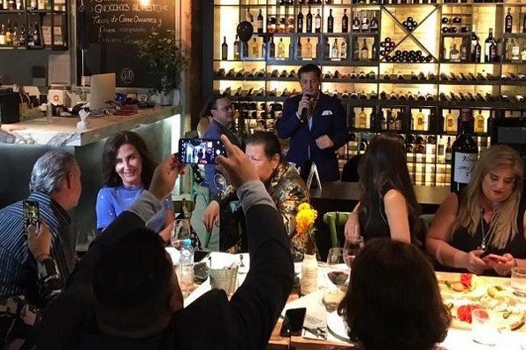 Alejandro Basteri presenta vino de Luis Miguel en Veracruz (+fotos)