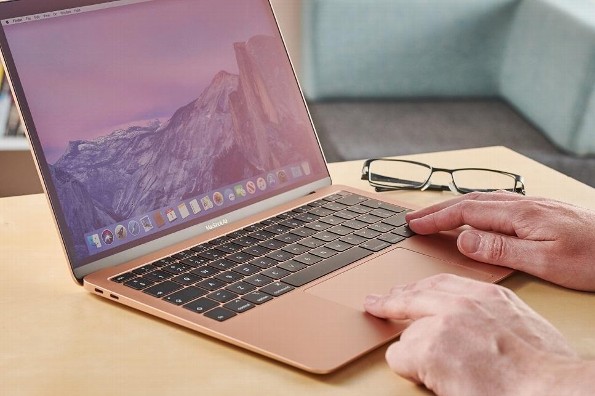 Presenta Apple su nueva MacBook