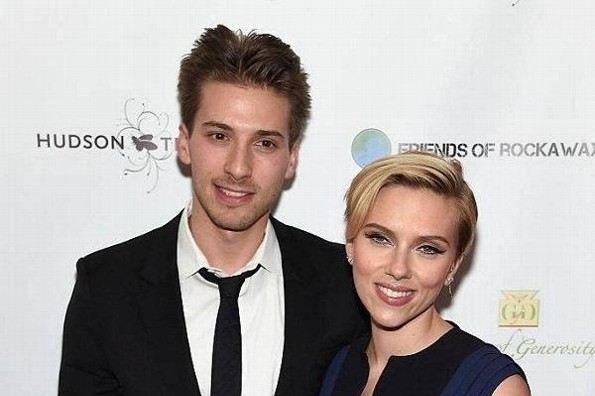 Conoce al gemelo de Scarlett Johansson que pocos conocen (+fotos)
