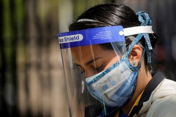 Protectores faciales no sustituyen las caretas