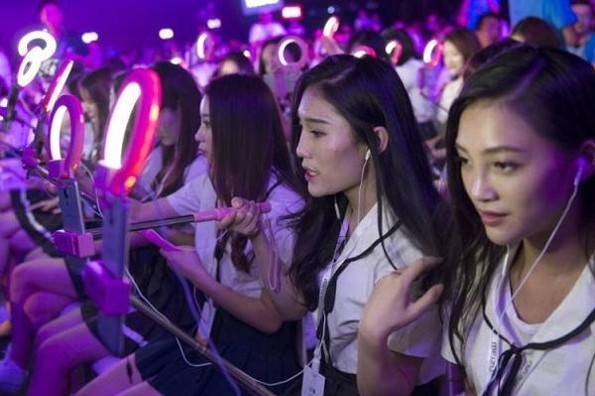China funda su primera escuela para influencers