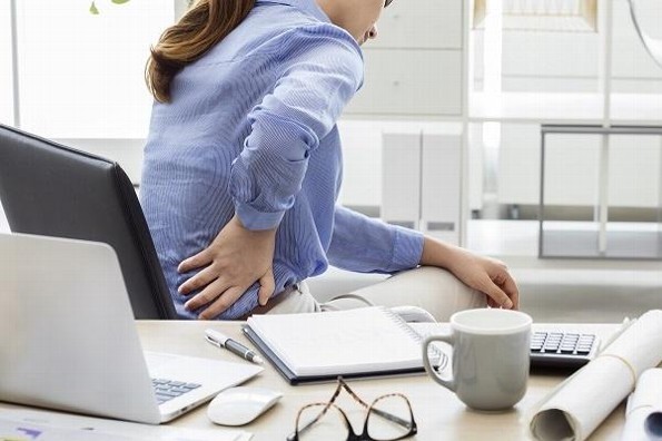 Cuida tu espalda durante el home office en 2021