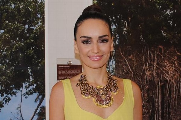 Ana de la Reguera y Dave Bautista, en la nueva película de Zack Snyder