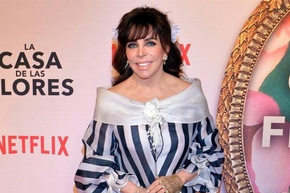 Verónica Castro impacta en redes al aparecer sin maquillaje (+foto)