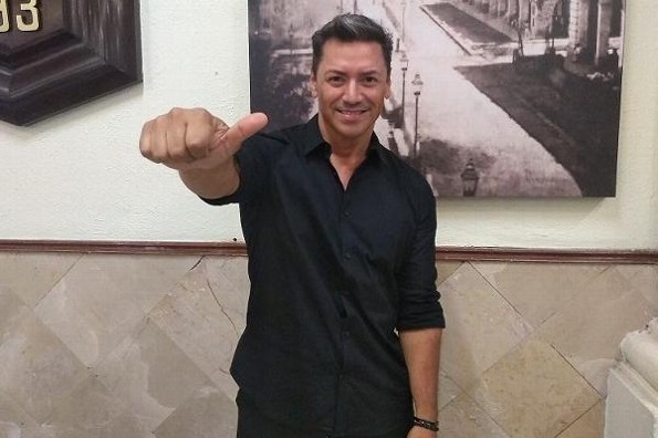Gustavo Lara regresa a sus orígenes y lanza la balada 