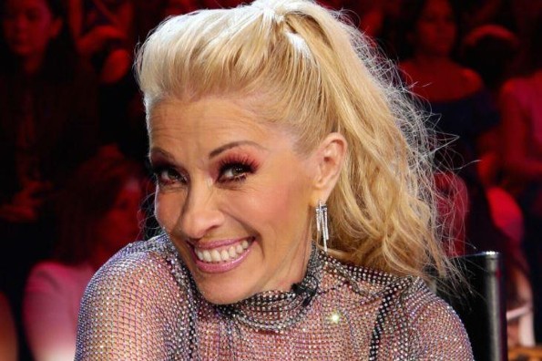 Yuri revela que le apuntó a sus padres con un pistola para  Yuri revela que le apuntó a sus padres con un pistola para