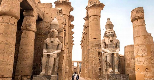 Descubren ciudad milenaria enterrada en el desierto de Luxor en Egipto
