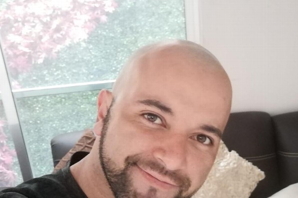 ¡Agarran a Sergio Baizabal, locutor de FUSIÓN, en el baño! (+video)