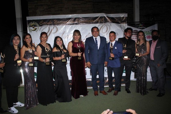 Distinguen a veracruzanos en CDMX con las Palmas de Oro (+fotos)