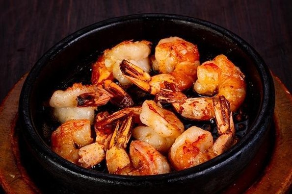 Receta de hoy: Camarones en salsa de chile de árbol