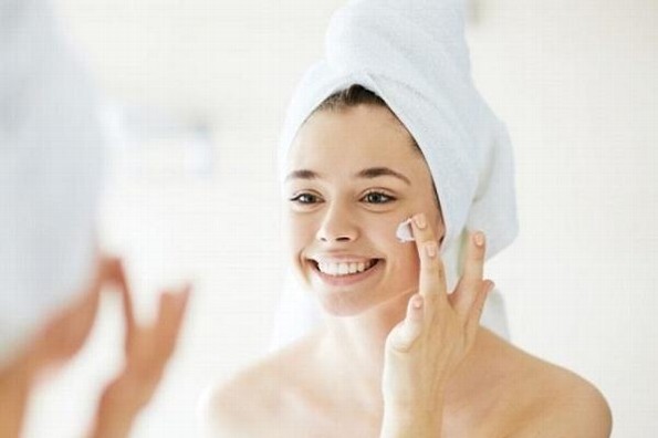 ¿Por qué aparecen manchas en la piel y cómo eliminarlas?