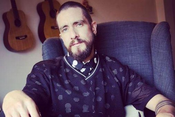 Óscar Schwebel de OV7 lanza su primer libro: 