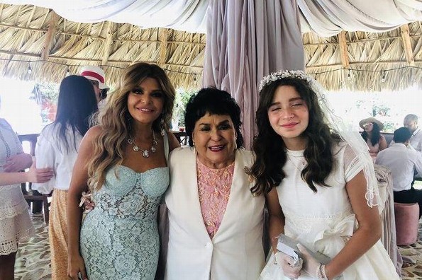 Carmelita Salinas le da regalo de lujo a la hija de Itatí Cantoral (VIDEO)