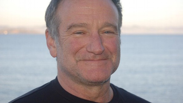 Robin Williams hablando en una entrega de premios.