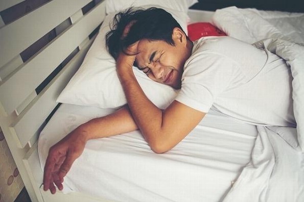 Descanso adecuado previene cáncer, diabetes y depresión: Médico