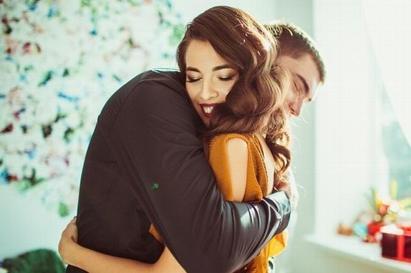 El abrazo debería ser recetado por los médicos