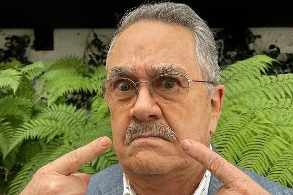 Pedro Sola llama 