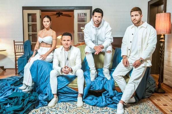 Fonseca estrena ´2005´ un homenaje a ´Te mando flores´