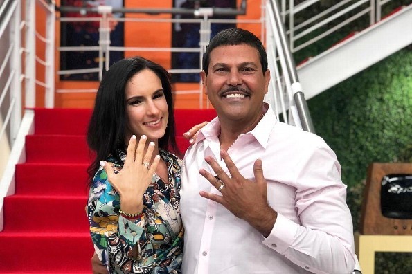 Novia de Francisco Gattorno le pide matrimonio durante programa en vivo