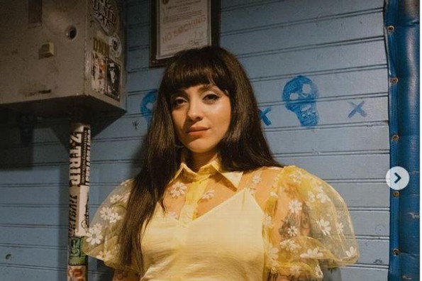 Mon Laferte muestra a fans su pancita de 5 meses de embarazo (FOTOS)