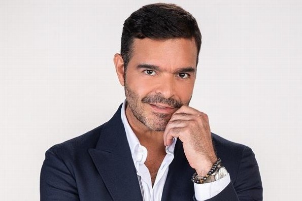 Filtran fotos de Pablo Montero abrazado con joven de 21 años (+foto)