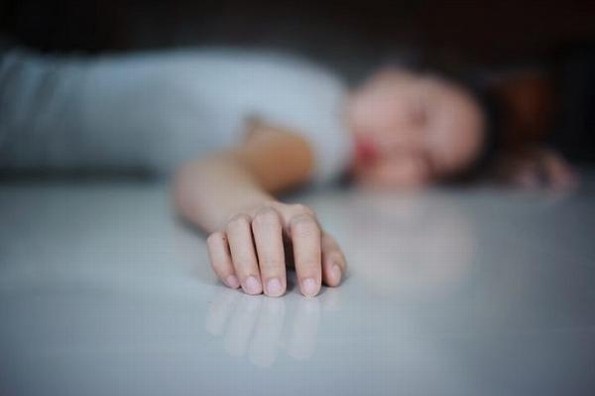 Famosa modelo es abandonada muerta en las puertas de un hospital (+fotos)