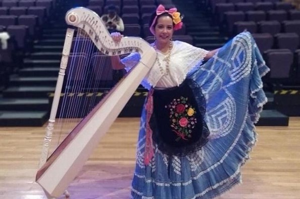 Cristina de la Rosa ofrece mágica noche de arpa jarcha (+fotos)