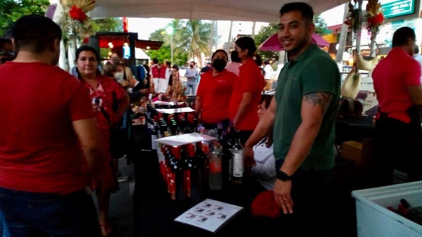 Arranca la Verbena del Vino en Paseo Colón; continúa este domingo 