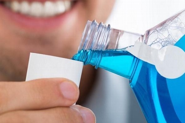 Descubren enjuague bucal capaz de desactivar 99% el COVID-19 (+video)